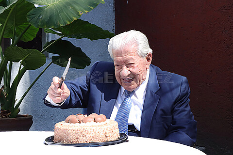 Ignacio López Tarso celebra  sus 98 años