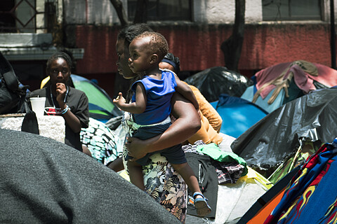 Migrantes haitianos arriban a CDMX